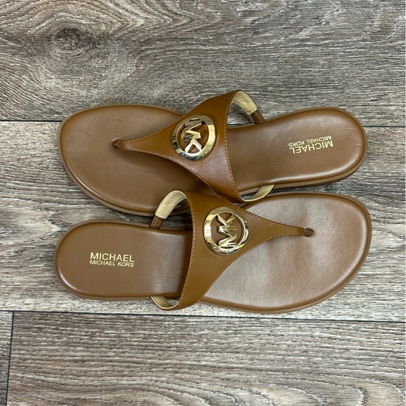 Michael Kors Womens 8 Congac Leather Gold MK Madellion Slip On Thong Sandals - Picture 5 of 11